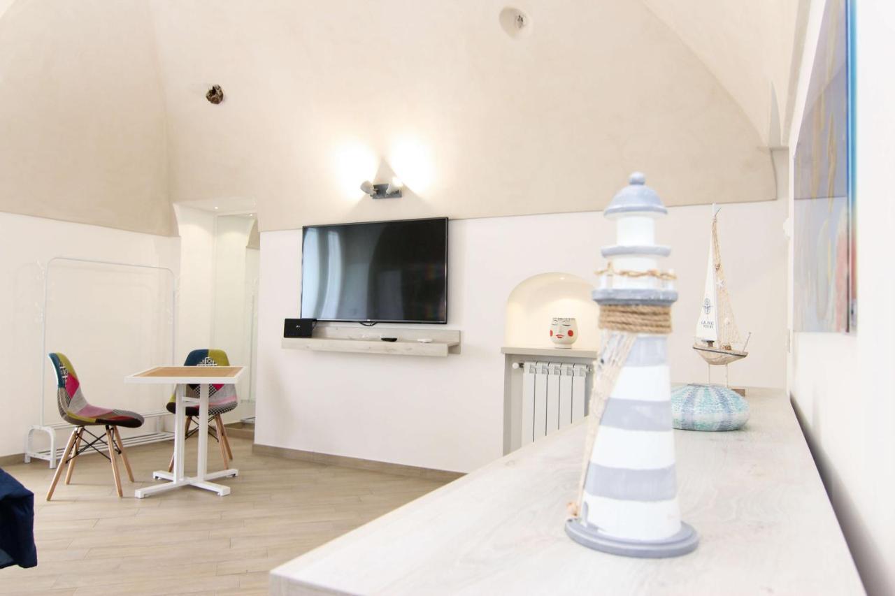 Apartment Four White *