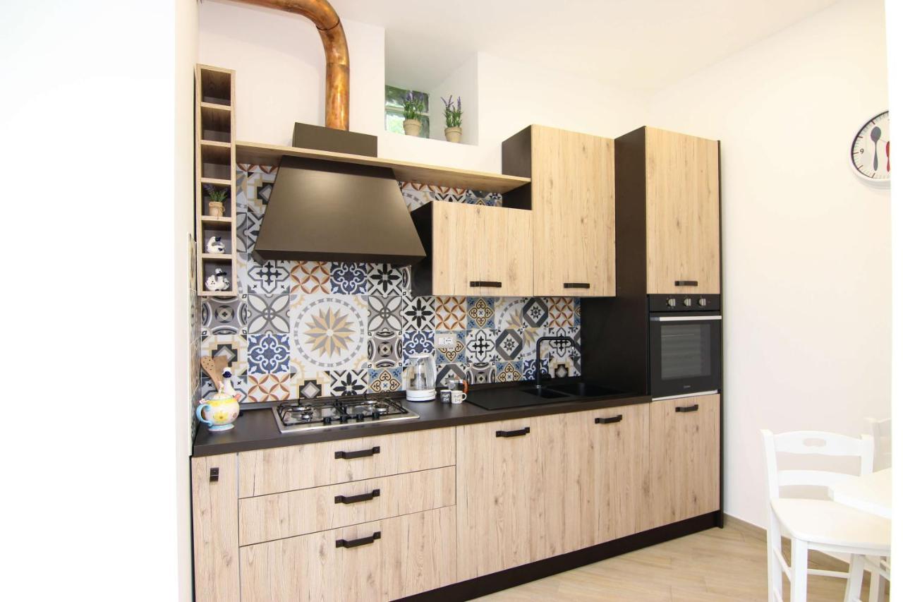 Four White Apartment