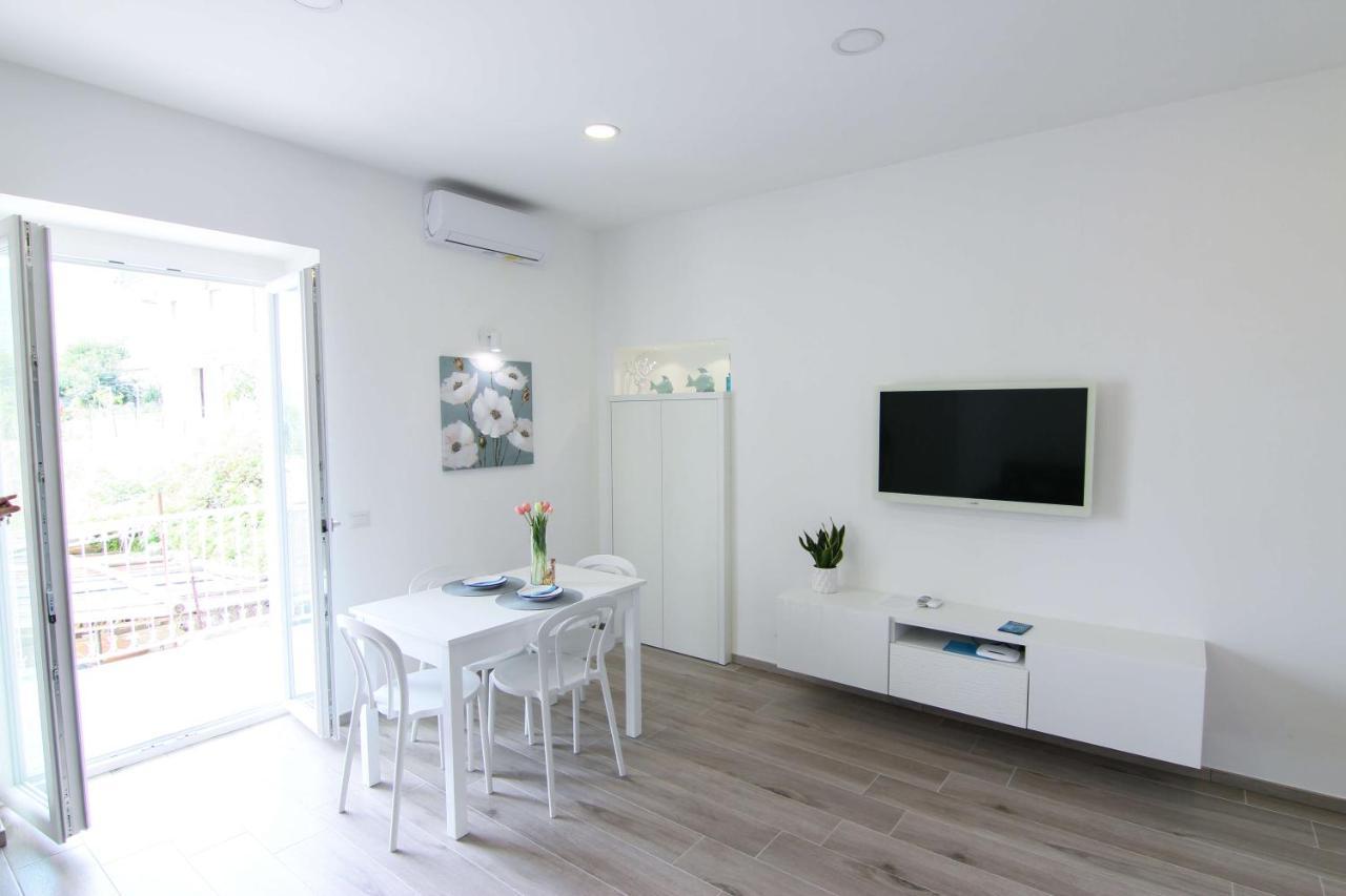 Apartment Four White Agerola