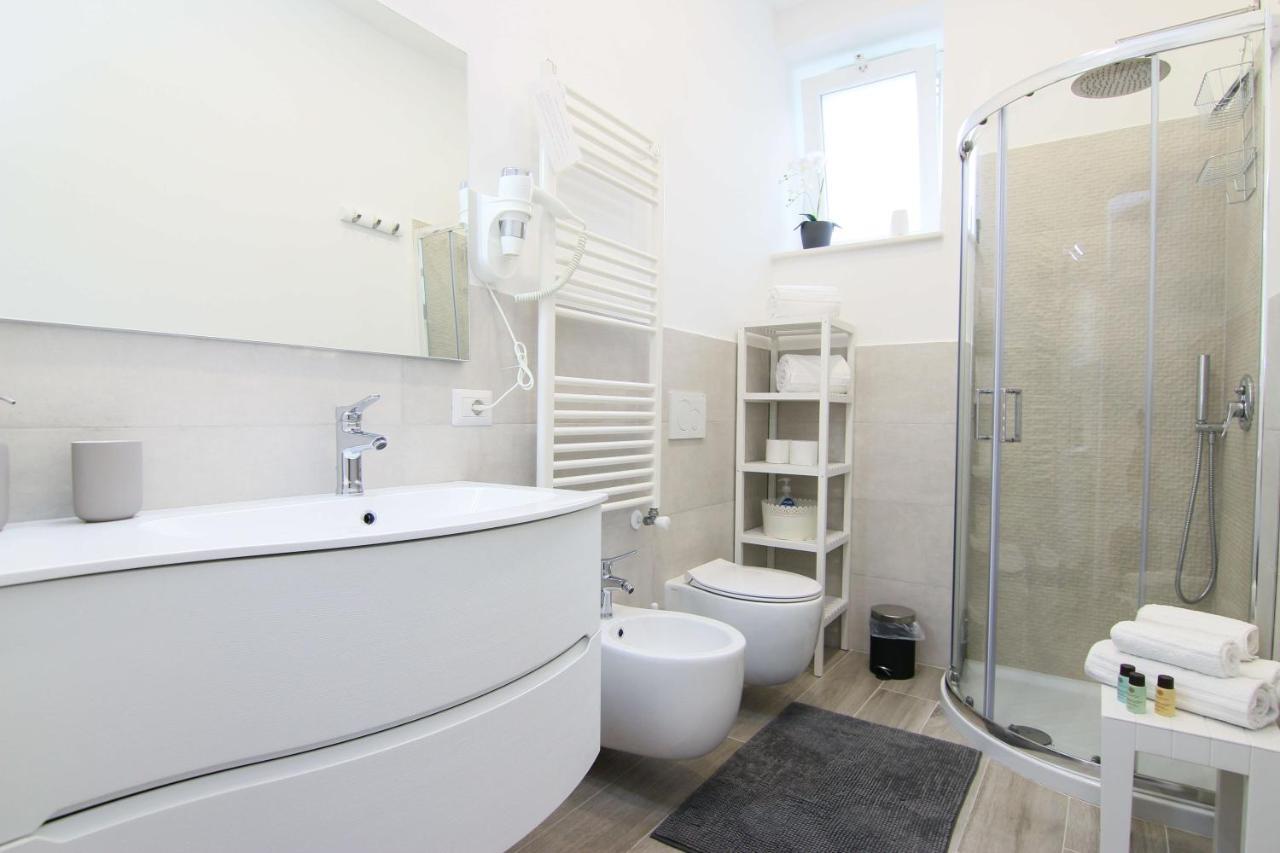 Four White Apartment Agerola