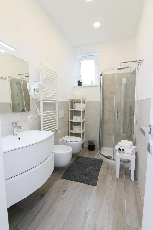Four White Apartment Agerola