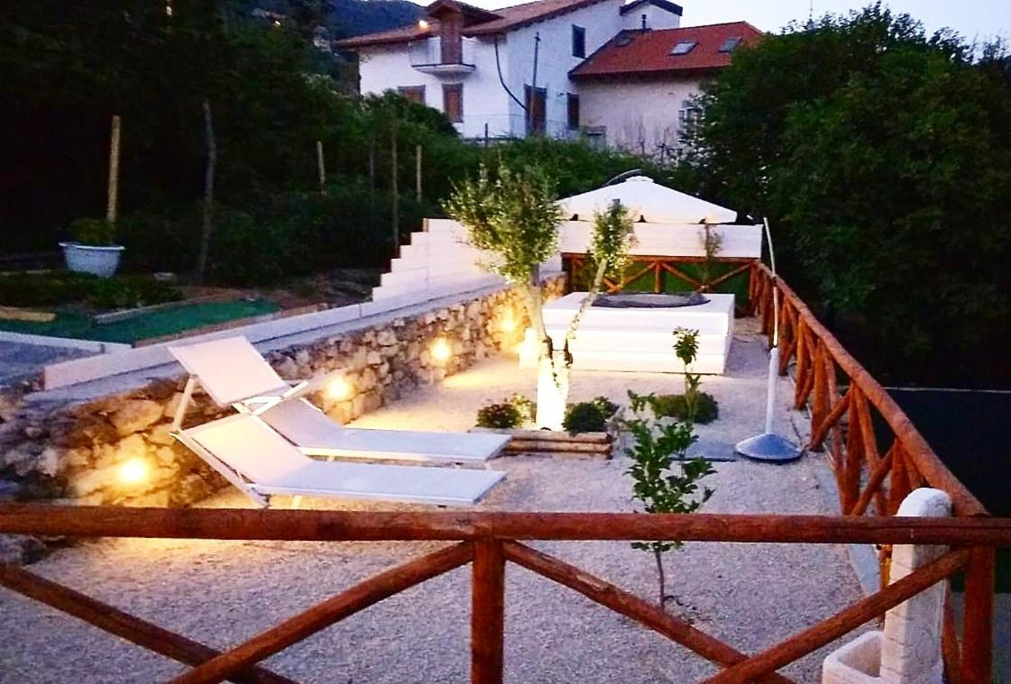 Four White Apartment Agerola